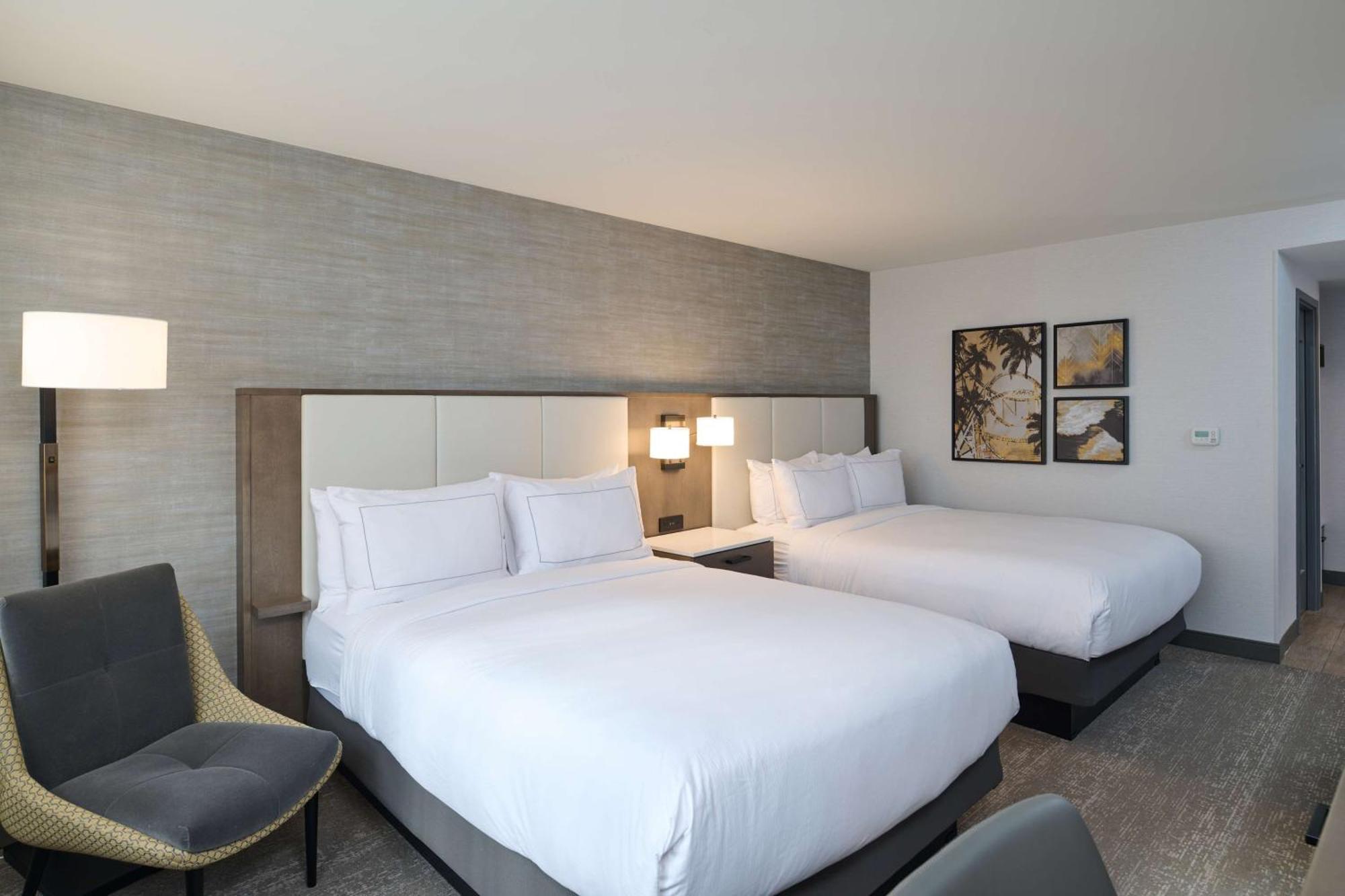 Отель Doubletree By Hilton Буэна Парк Экстерьер фото