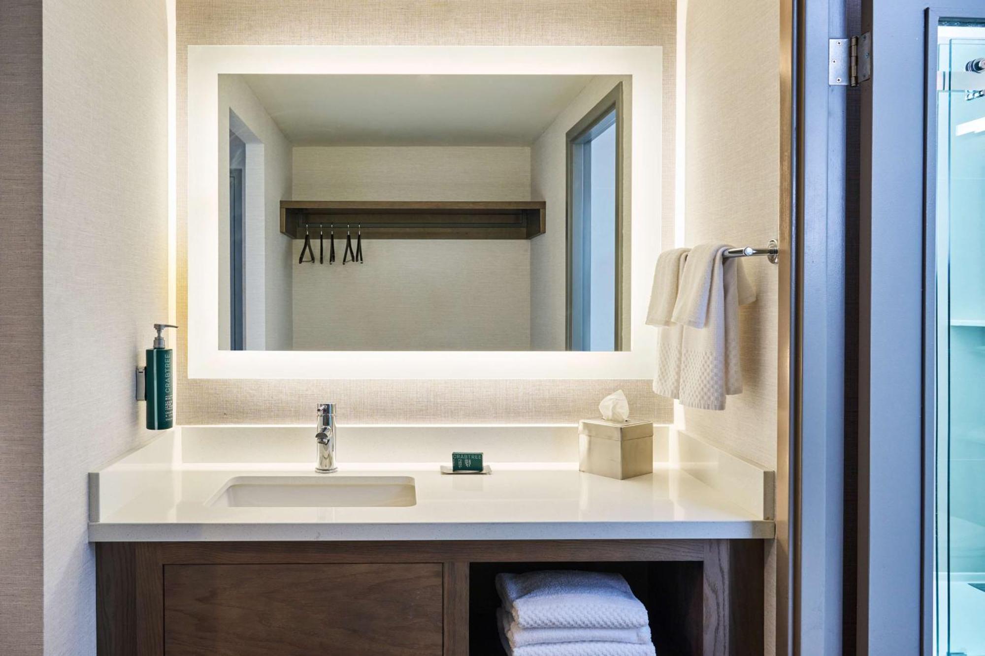 Отель Doubletree By Hilton Буэна Парк Экстерьер фото